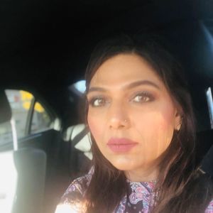 Meet your Posher, Husne